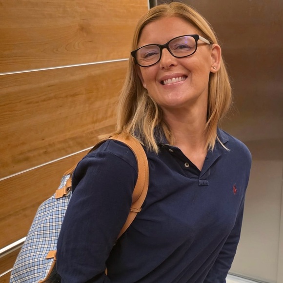 Meet your Posher, Melissa - Picture 2 of 2